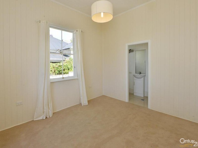 159 West Street, Newtown QLD 4350