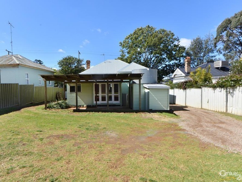 159 West Street, Newtown QLD 4350