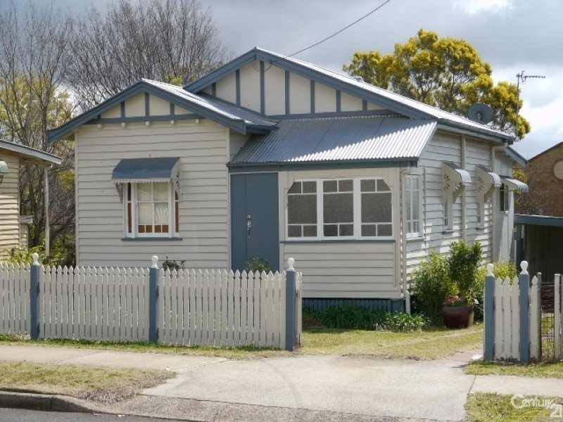 9 O’Quinn Street, Harristown QLD 4350