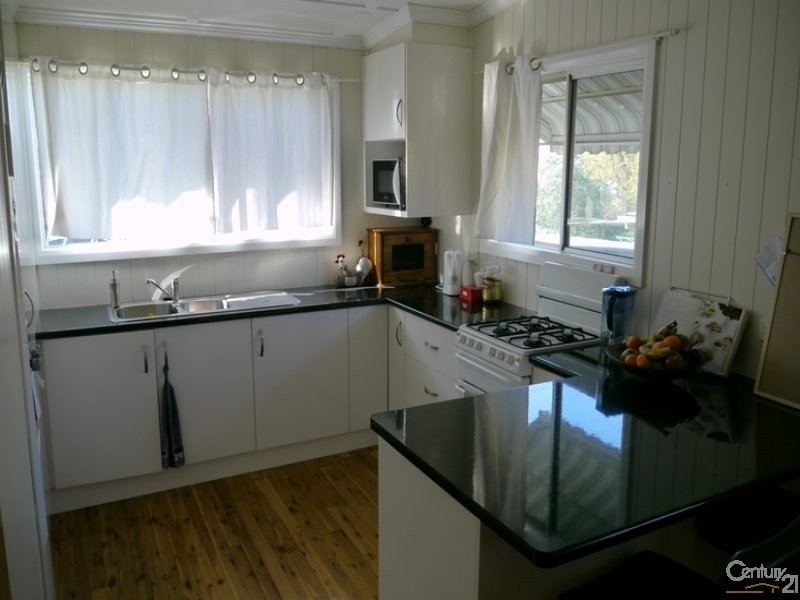 9 O’Quinn Street, Harristown QLD 4350