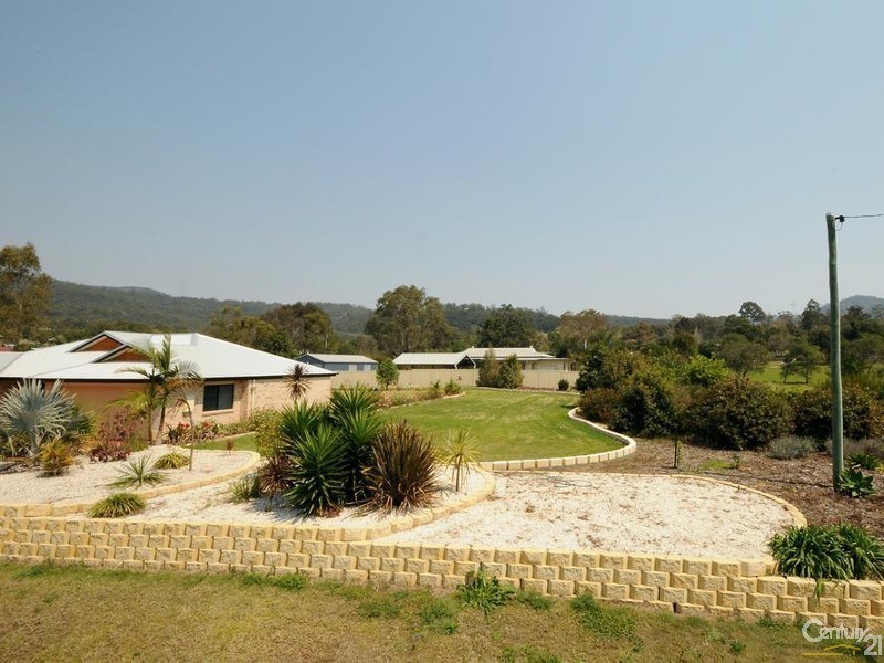 7 Biggs Road, Withcott QLD 4352