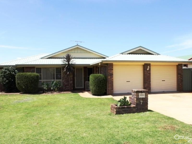 7 Alroe Court, Kearneys Spring QLD 4350