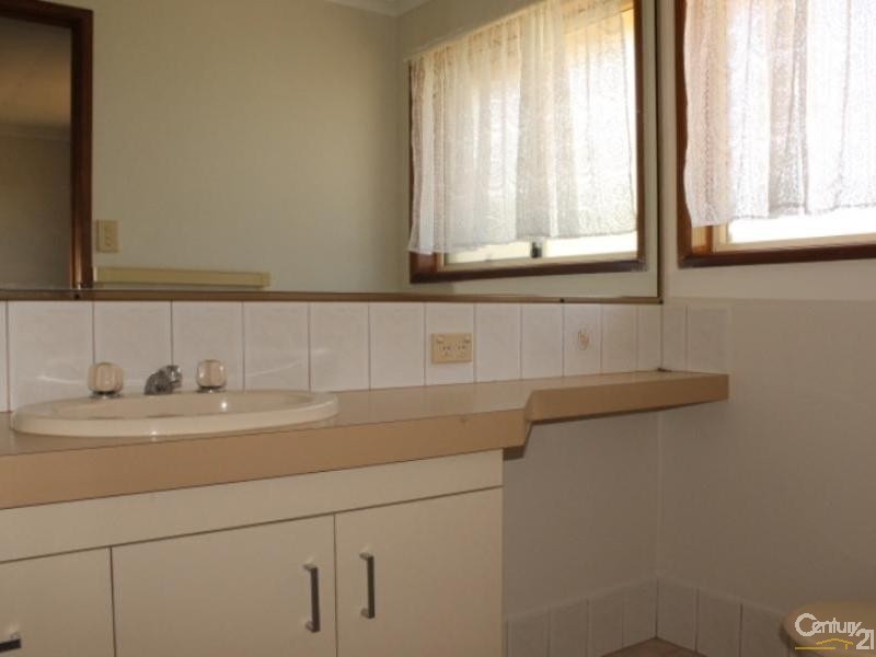 7 Alroe Court, Kearneys Spring QLD 4350