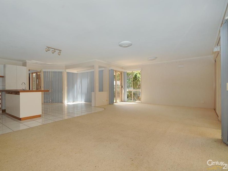 9 Fern Drive, Kearneys Spring QLD 4350