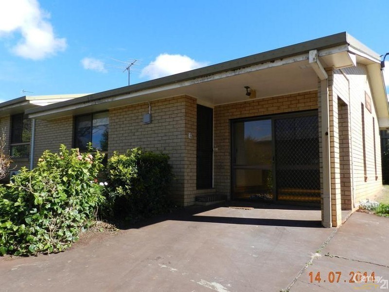 1/8 Garde Street, Centenary Heights QLD 4350