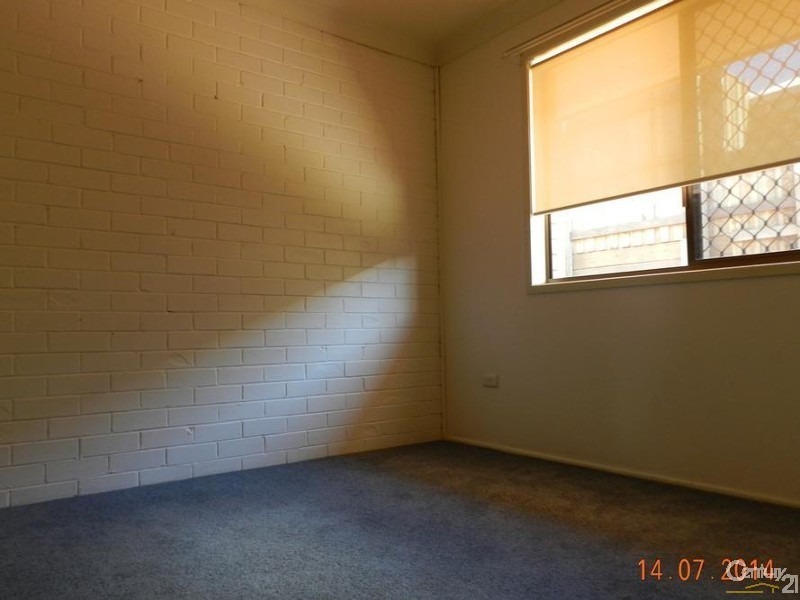 1/8 Garde Street, Centenary Heights QLD 4350