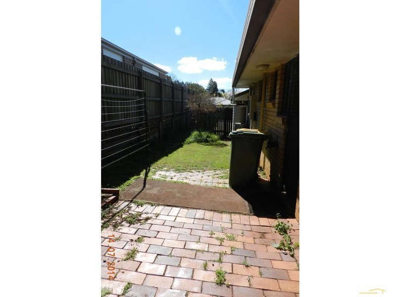 1/8 Garde Street, Centenary Heights QLD 4350