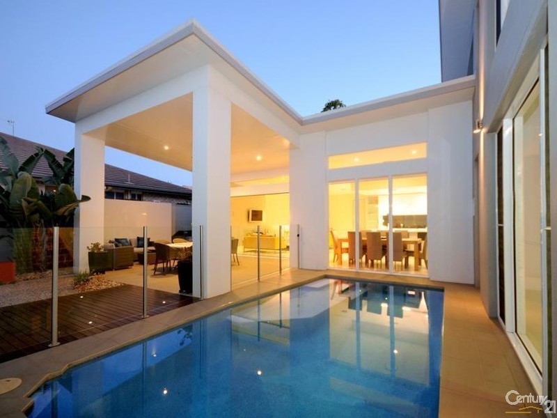 6 Saba Court, Middle Ridge QLD 4350