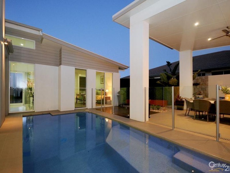 6 Saba Court, Middle Ridge QLD 4350