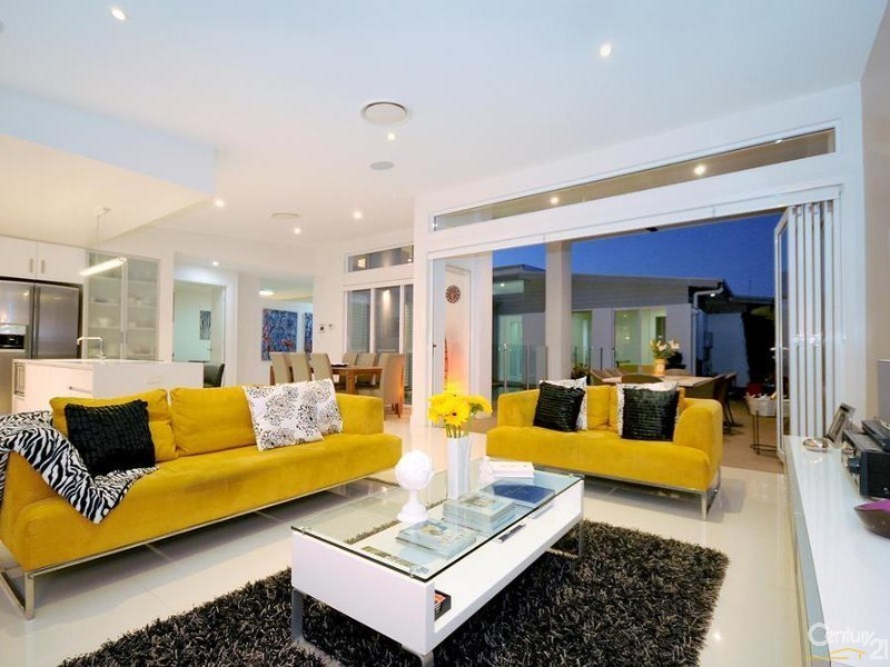6 Saba Court, Middle Ridge QLD 4350