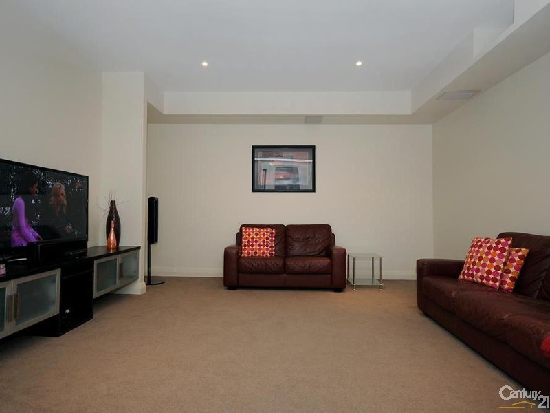 6 Saba Court, Middle Ridge QLD 4350