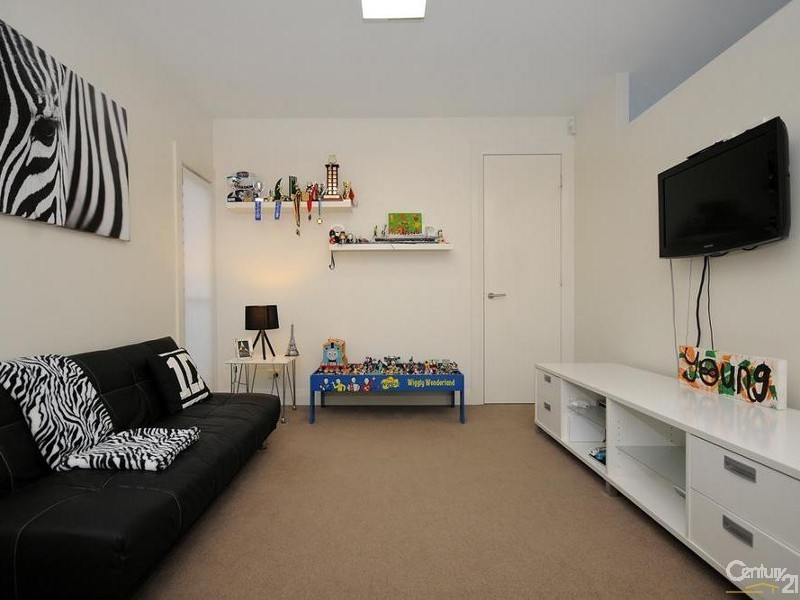 6 Saba Court, Middle Ridge QLD 4350