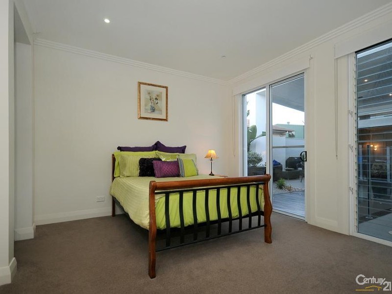 6 Saba Court, Middle Ridge QLD 4350
