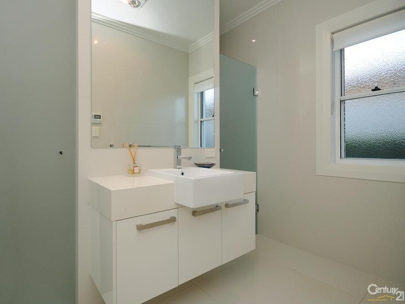 6 Saba Court, Middle Ridge QLD 4350