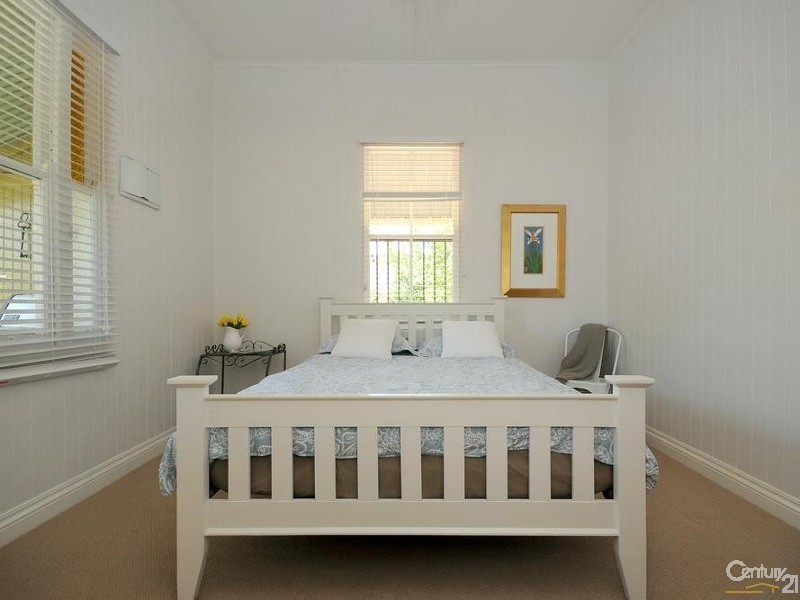 21 Bothwell Street, Newtown QLD 4350