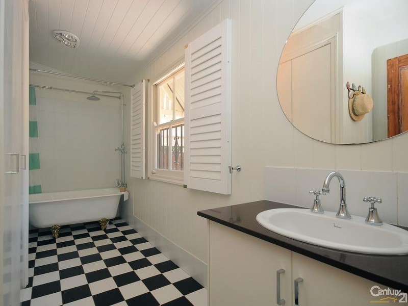 21 Bothwell Street, Newtown QLD 4350