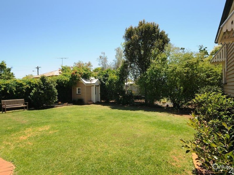 21 Bothwell Street, Newtown QLD 4350