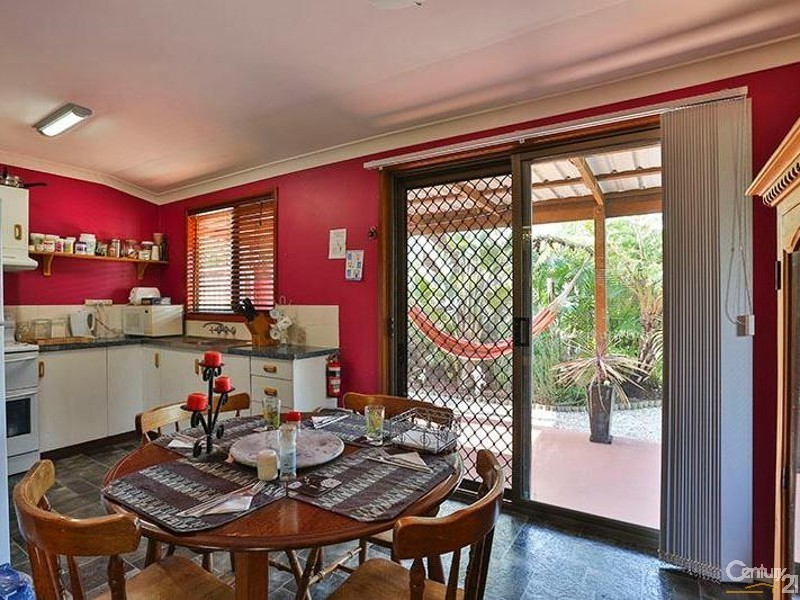 1 Riethmuller Street, Kearneys Spring QLD 4350