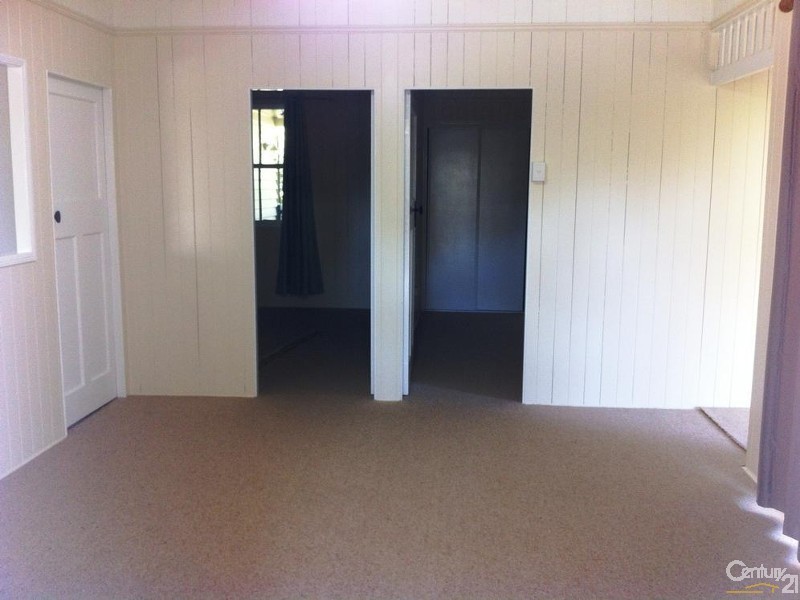 12 Stuart Street, Mount Lofty QLD 4350