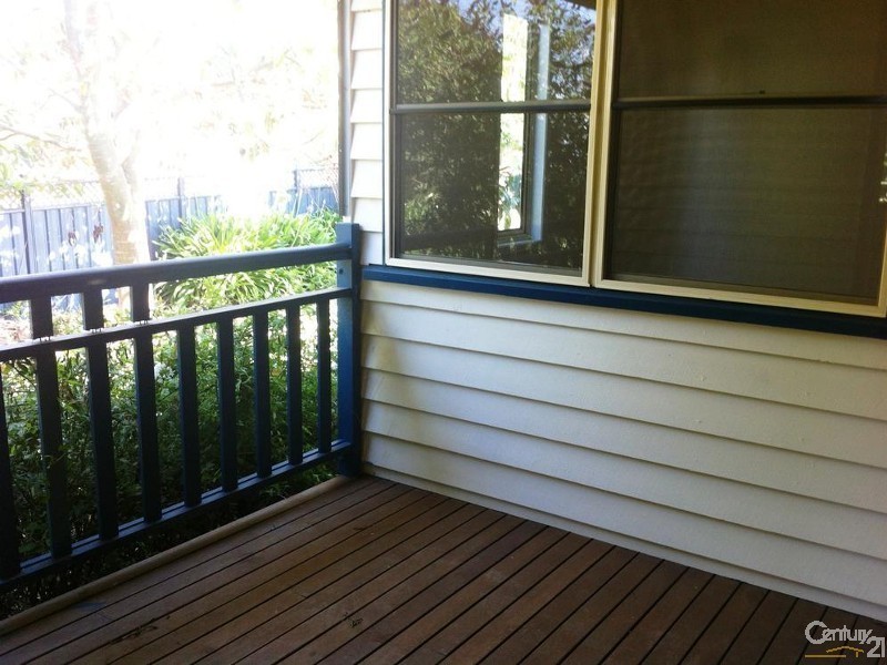 12 Stuart Street, Mount Lofty QLD 4350