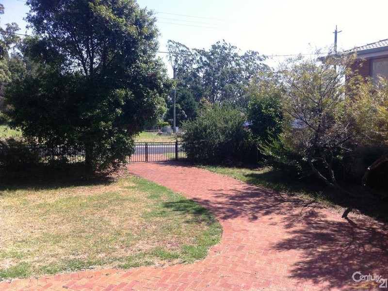 12 Stuart Street, Mount Lofty QLD 4350