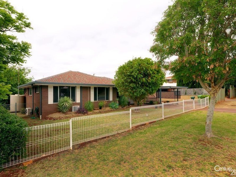 40 Platz Street, Darling Heights QLD 4350