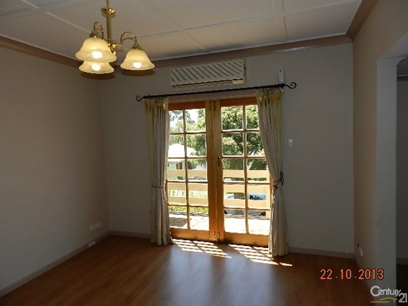 24 Christmas Street, North Toowoomba QLD 4350