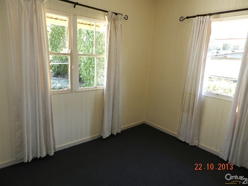 24 Christmas Street, North Toowoomba QLD 4350