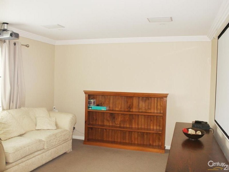 2 Stedman Street, Middle Ridge QLD 4350