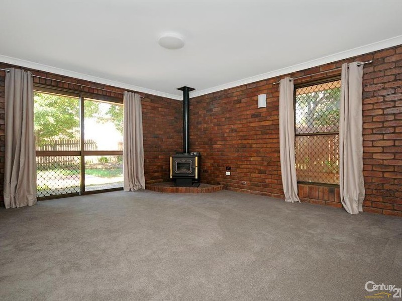 1 Lupin Court, Centenary Heights QLD 4350