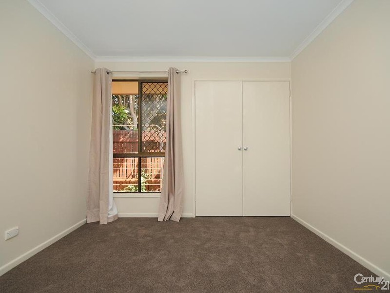 1 Lupin Court, Centenary Heights QLD 4350