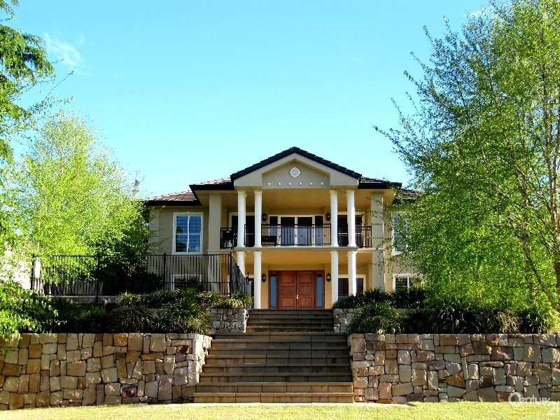 44 Harvey Street, Mount Lofty QLD 4350