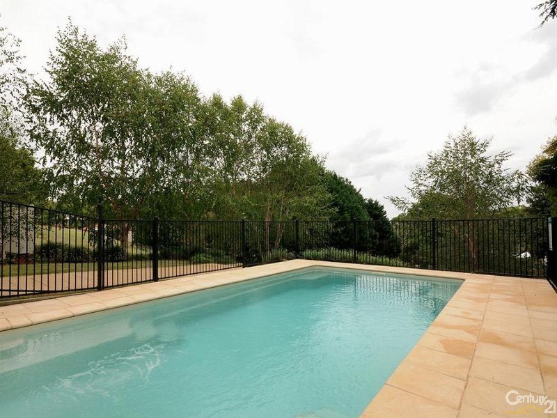44 Harvey Street, Mount Lofty QLD 4350