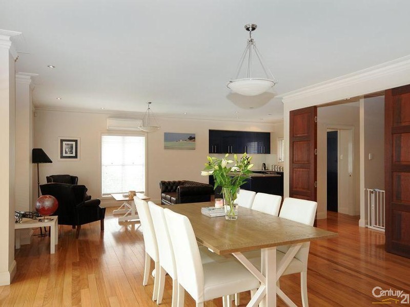44 Harvey Street, Mount Lofty QLD 4350