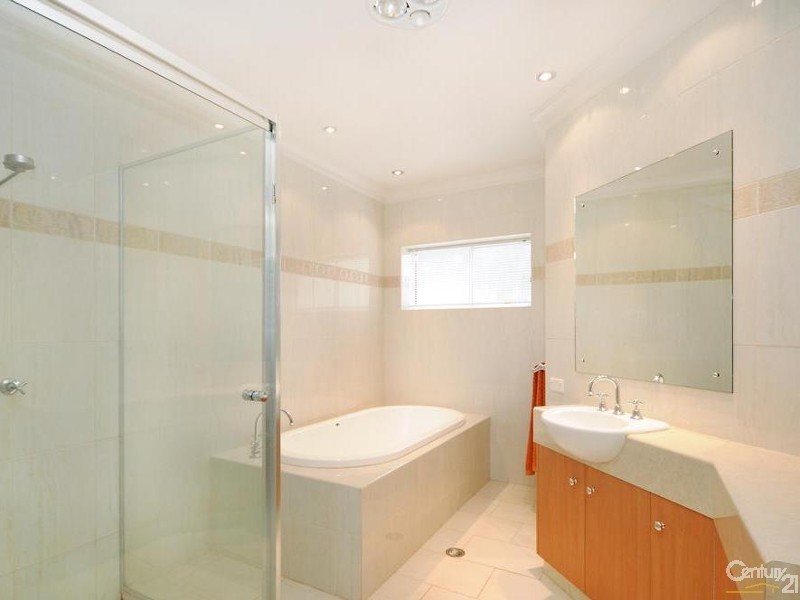 44 Harvey Street, Mount Lofty QLD 4350