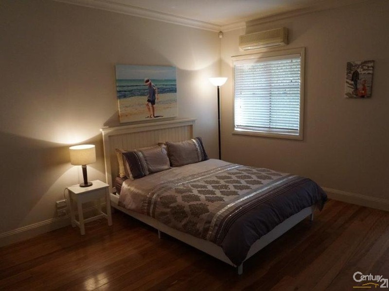 44 Harvey Street, Mount Lofty QLD 4350