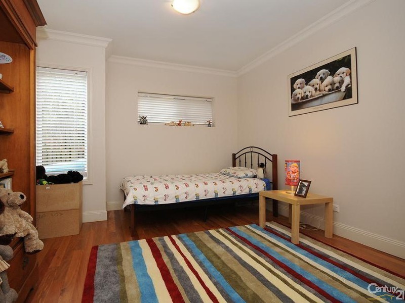 44 Harvey Street, Mount Lofty QLD 4350