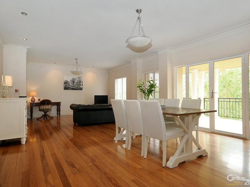 44 Harvey Street, Mount Lofty QLD 4350