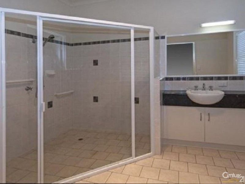 2 Donaghy Court, Middle Ridge QLD 4350