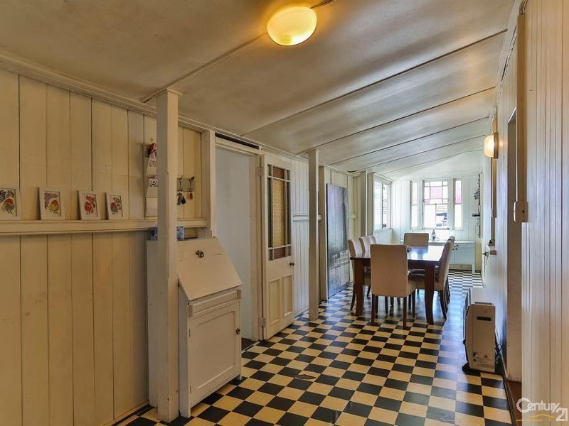 7 Anzac Avenue, Newtown QLD 4350