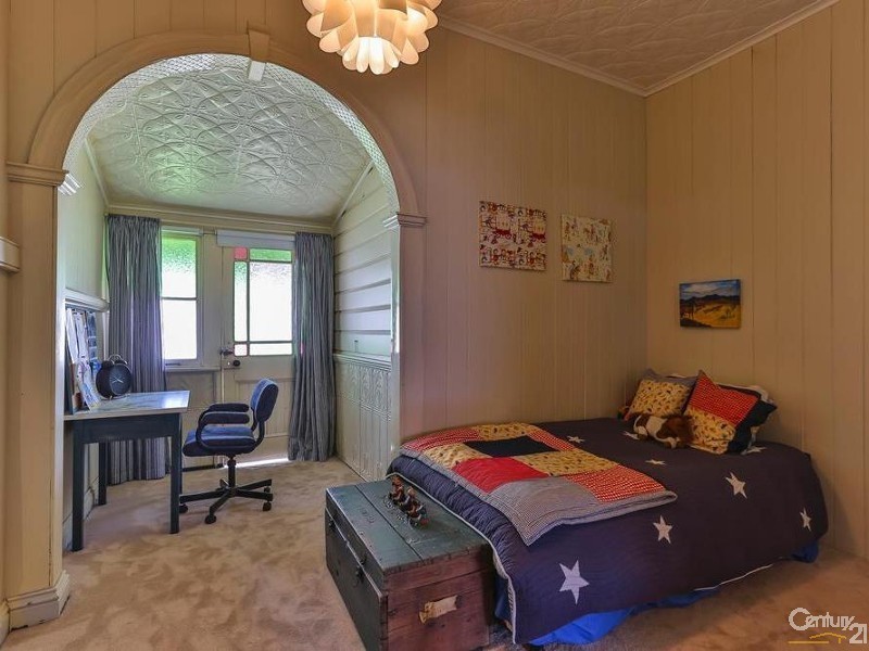 7 Anzac Avenue, Newtown QLD 4350