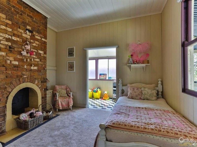 7 Anzac Avenue, Newtown QLD 4350