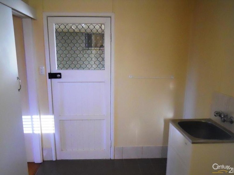 32 Dalgleish Street, South Toowoomba QLD 4350