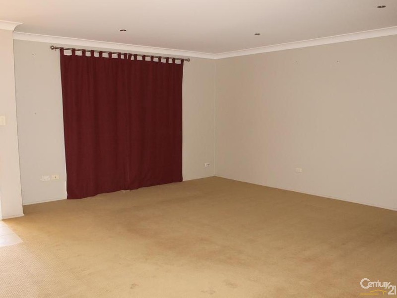 6 Carey Street, Kearneys Spring QLD 4350