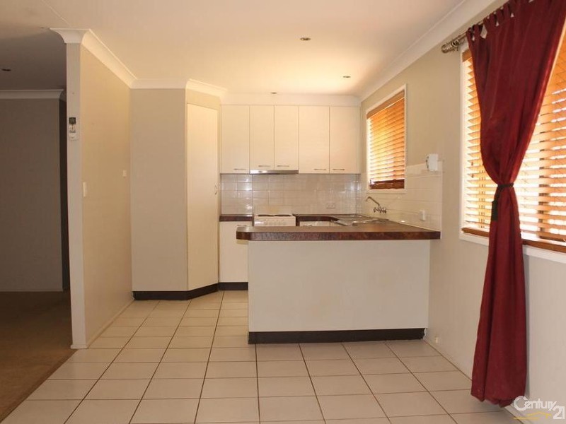 6 Carey Street, Kearneys Spring QLD 4350