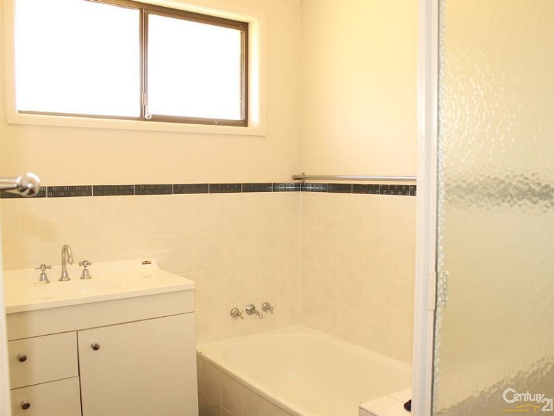 6 Carey Street, Kearneys Spring QLD 4350