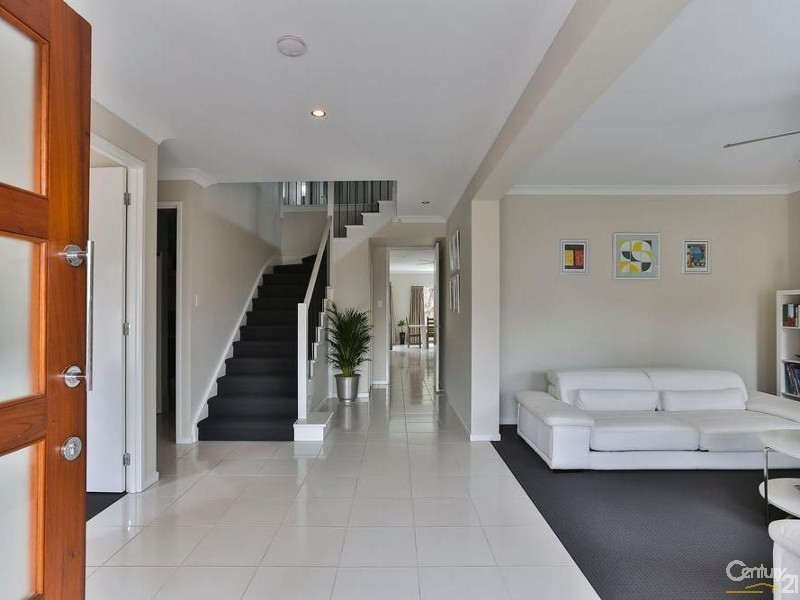 37 Piccadilly Court, Mount Lofty QLD 4350