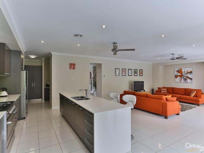 37 Piccadilly Court, Mount Lofty QLD 4350