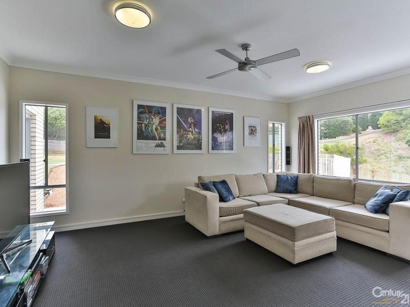 37 Piccadilly Court, Mount Lofty QLD 4350