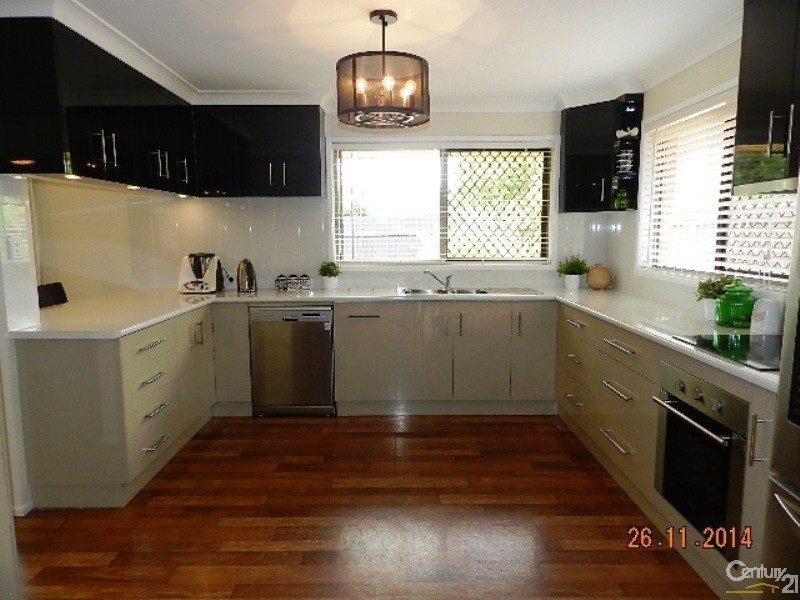 1 Jasmine Court, Centenary Heights QLD 4350